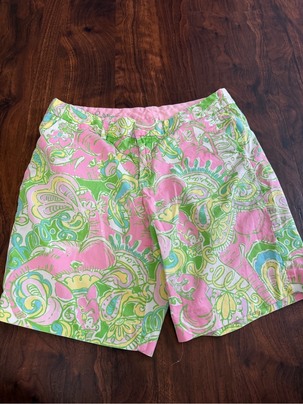 3/$30 ☀️ Lilly Pulitzer Pink & Green Paisley Cotton Avenue Shorts - Picture 5 of 10